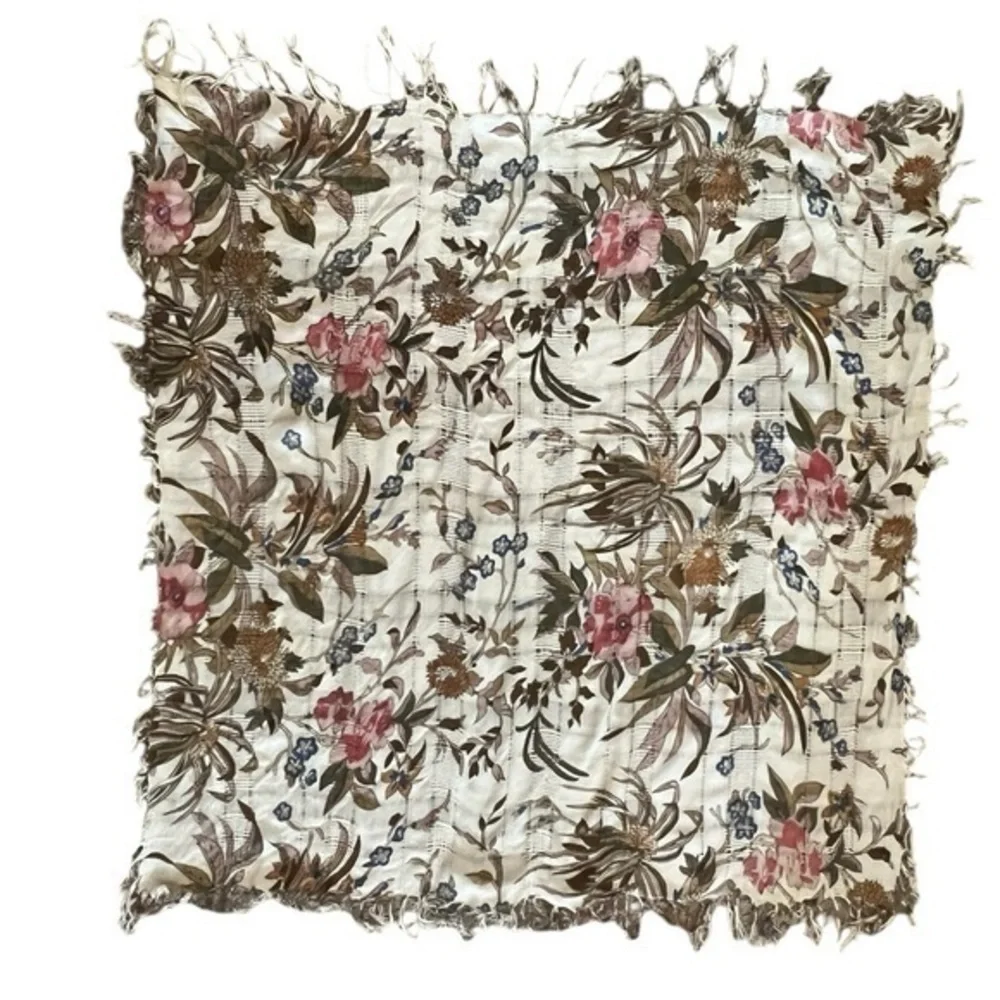 Jeffrey Lawrence / Lawrence Bentley Square Woven Floral Scarf w/ Fringe, Cream